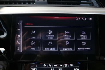 Audi E-tron 50 Quattro — photo 21