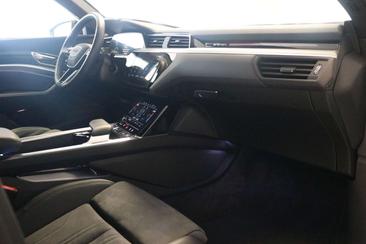 Audi E-tron 50 Quattro — photo 29