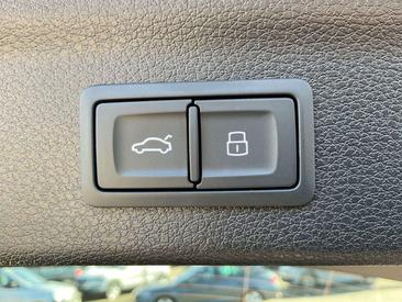 Audi Q3 35 TFSI — photo 13