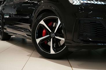 Audi SQ7 TFSI — photo 2