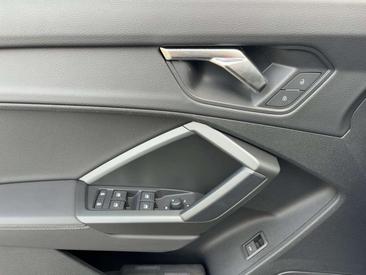 Audi Q3 35 TDI — photo 15