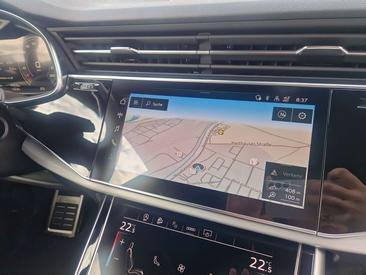 Audi Q8 50 TDI Quattro — photo 11