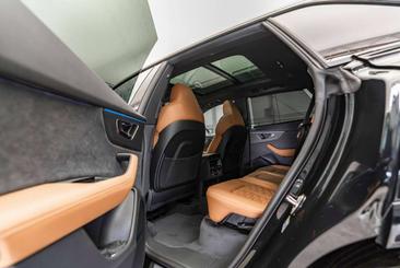 Audi RSQ8 — photo 7