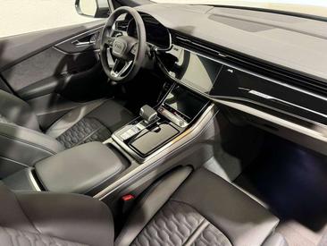 Audi RSQ8 — photo 7