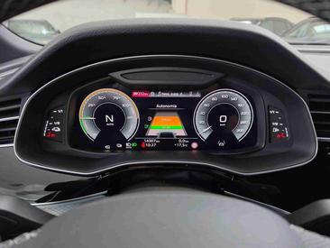 Audi Q8 TFSI E 60 E Quattro — photo 11