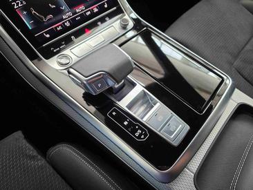 Audi Q8 TFSI E 60 E Quattro — photo 15
