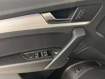 Audi Q5 35 TDI — photo 20