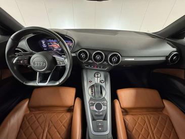 Audi TT 1.8 TFSI — photo 8