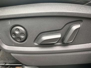 Audi Q5 35 TDI — photo 20