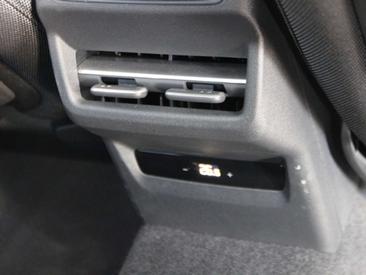 Audi Q3 35 TDI — photo 11