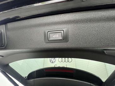 Audi Q3 2.0 TDI — photo 18