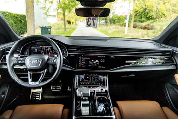 Audi RSQ8 — photo 17