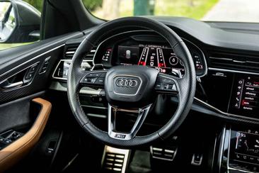 Audi RSQ8 — photo 18