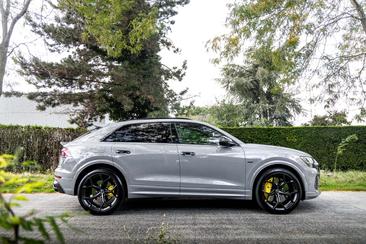 Audi RSQ8 — photo 20