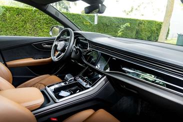 Audi RSQ8 — photo 22