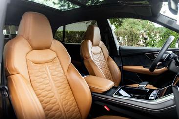 Audi RSQ8 — photo 24