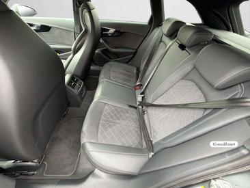 Audi RS4 Avant — photo 13