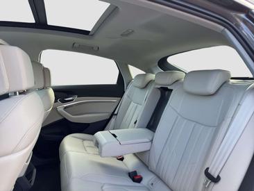 Audi E-tron 55 Quattro — photo 12