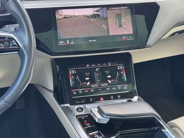 Audi E-tron 55 Quattro — photo 14