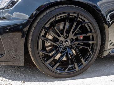 Audi RS4 Avant — photo 10