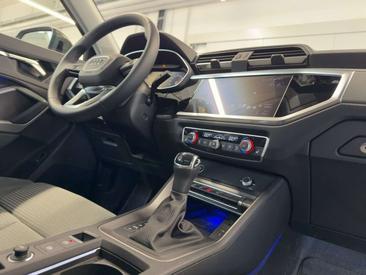 Audi Q3 35 TFSI — photo 11
