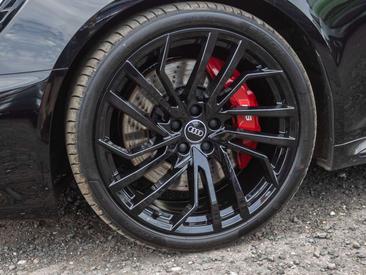 Audi RS4 Avant — photo 11