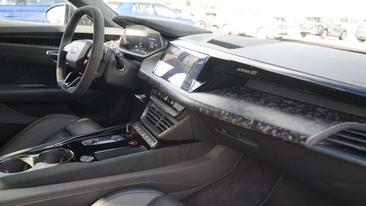 Audi RS E-tron GT — photo 8