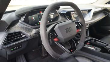 Audi RS E-tron GT — photo 11