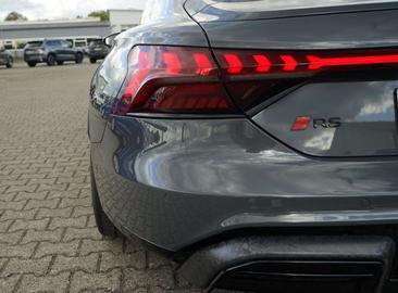 Audi RS E-tron GT — photo 21