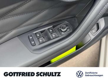 Volkswagen Touareg R EHybrid — photo 10