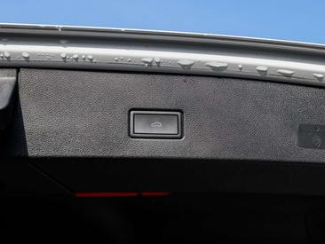 Volkswagen T-Roc R 4Motion — photo 10