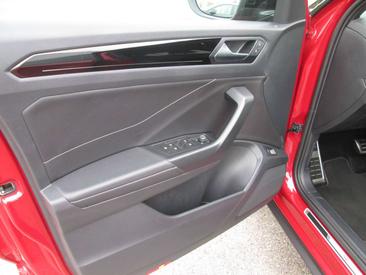 Volkswagen T-Roc 2.0 TSI 4MOTION — photo 4