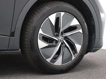 Volkswagen ID.4 Pro — photo 14
