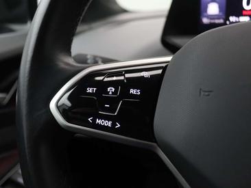 Volkswagen ID.4 Pro — photo 17