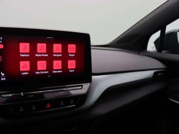 Volkswagen ID.4 Pro — photo 20
