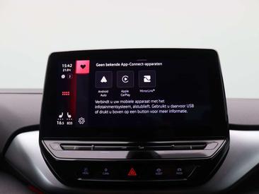 Volkswagen ID.4 Pro — photo 24