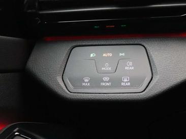 Volkswagen ID.4 Pro — photo 31