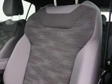 Volkswagen ID.4 Pro — photo 34