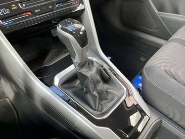 Volkswagen T-Roc 1.5 TSI — photo 6