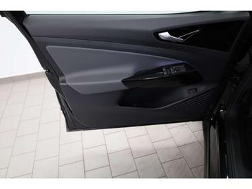Volkswagen ID.4 Pro Performance — photo 15