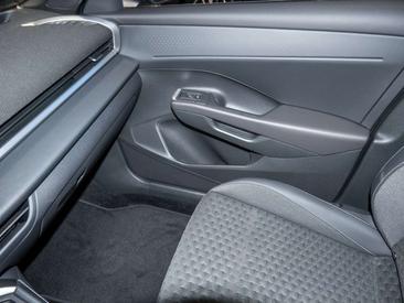 Volkswagen T-Roc 1.5 ETSI — photo 12