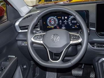 Volkswagen T-Roc Crossover 1.5 TSI DSG — photo 12