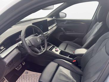 Volkswagen Tayron EHybrid 272 — photo 10