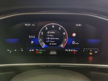 Volkswagen T-Roc 2.0 TSI 4MOTION — photo 10