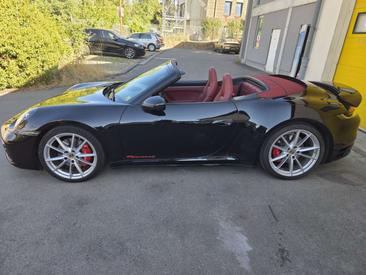 Porsche 911 Cabriolet Carrera 4S — photo 9