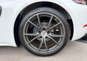 Porsche 718 Cabriolet Boxster — photo 17