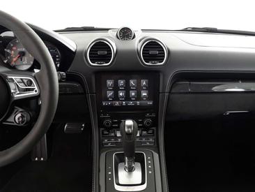 Porsche 718 Cabriolet Boxster GTS 4.0 — photo 15