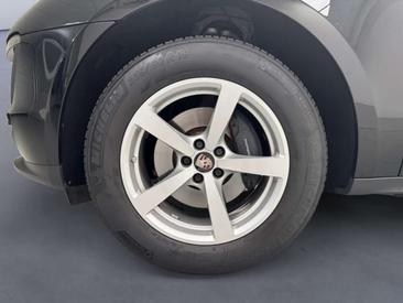 Porsche Macan — photo 9