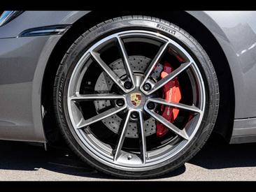 Porsche 911 Carrera S — photo 9