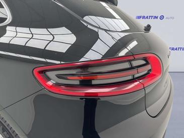 Porsche Macan — photo 11